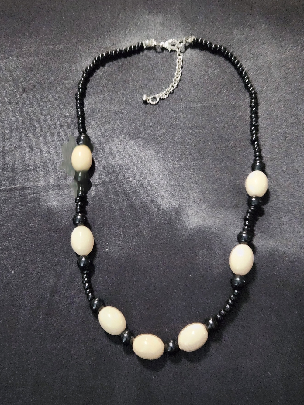 ​🖤 Minimalist Black & Cream Beaded Statement Necklace​